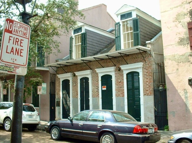 Building Photo - 832 St Ann St.