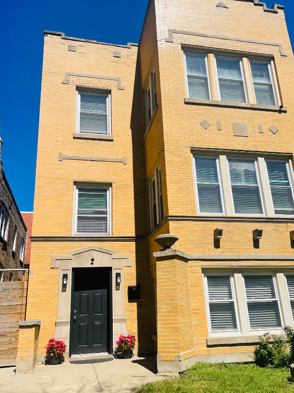 Building Photo - 3740 W Eastwood Ave