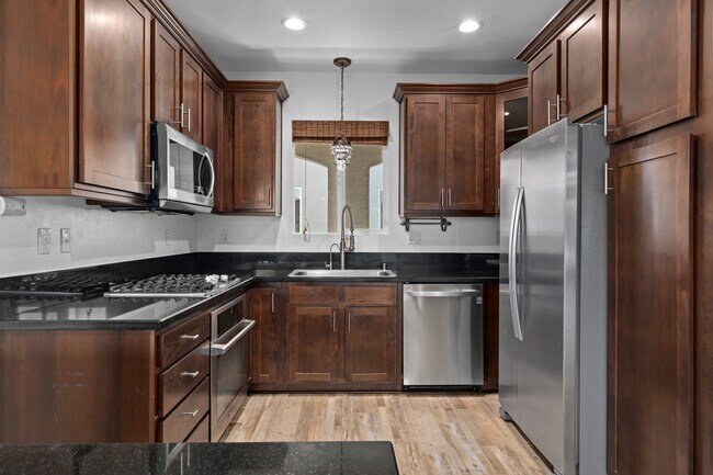 Building Photo - 4424 Whitsett Ave