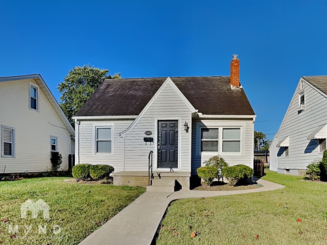 Primary Photo - 635 Oakwood Ave