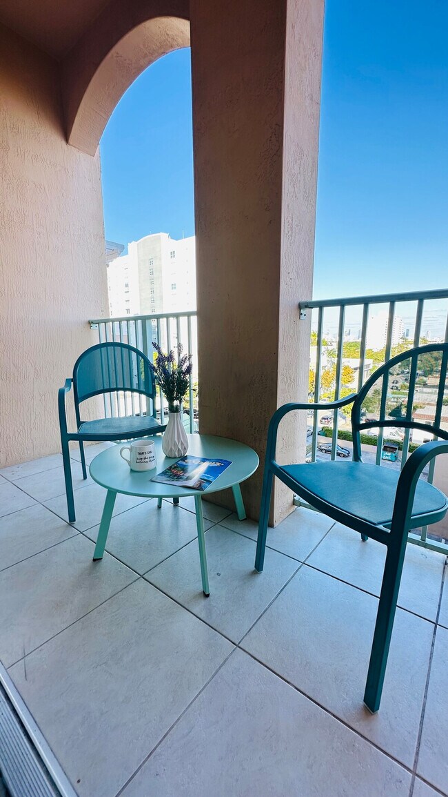 Foto del edificio - 2280 SW 32nd Ave