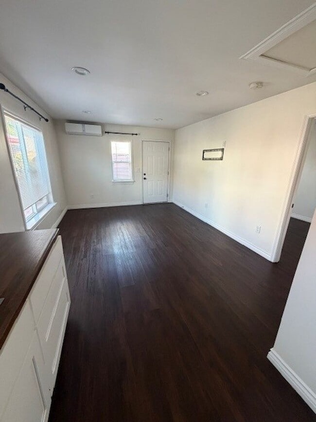 Building Photo - 11432 Hadley St