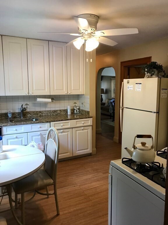 Foto del edificio - 6-8 Rice Ave