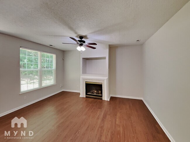 Foto del edificio - 6027 Briggs Dr