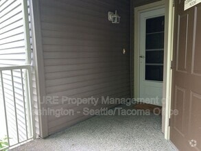 Building Photo - 6127 Hazel Loop SE