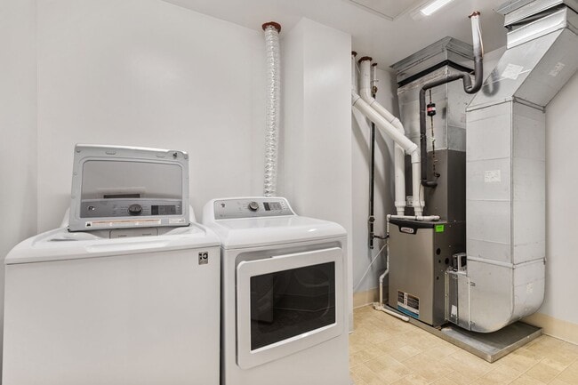 Building Photo - $1200 off a 12 month lease