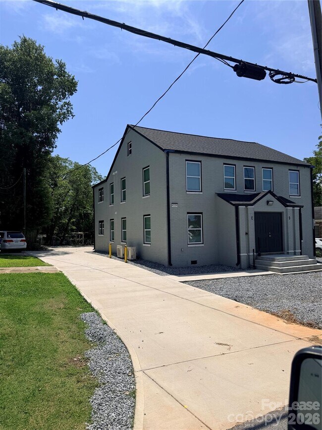 Building Photo - 510 F Ave SE