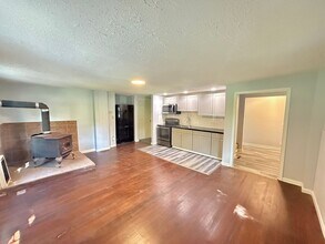 Building Photo - 3838 Dewey Rd