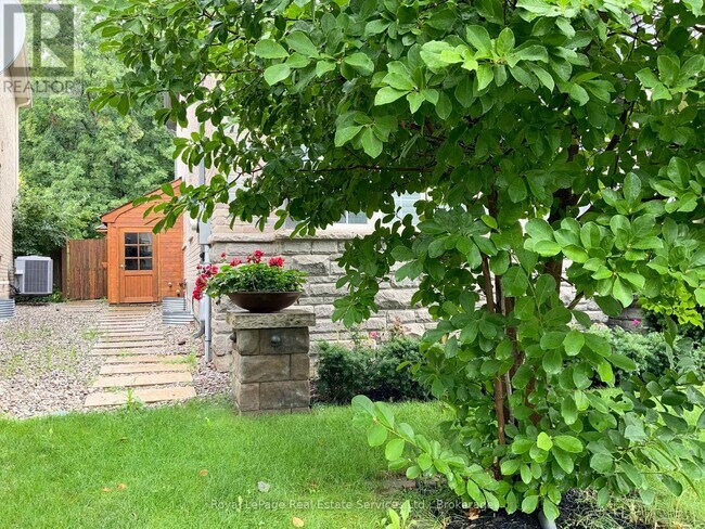 Photo du bâtiment - 3385 Liptay Ave