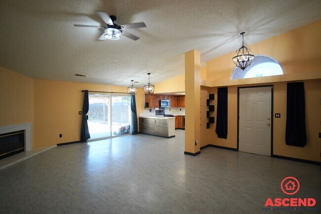Foto del edificio - Gorgeous 4 Bedroom Home in Shafter!