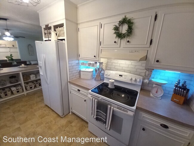Foto del edificio - 3 br, 2 bath House - 657 Dukes Road