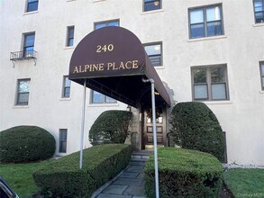 Building Photo - 240 Alpine Pl Building Photo - 240 Alpine Pl