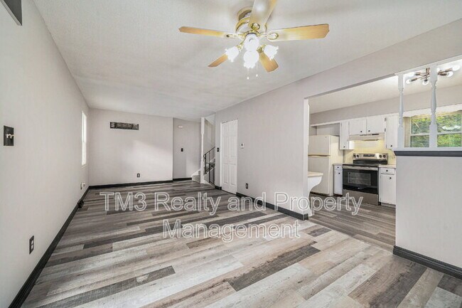 Foto del edificio - 3731 NE Colonial Dr