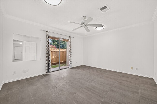 Foto del edificio - 12502 Venus Park Ln
