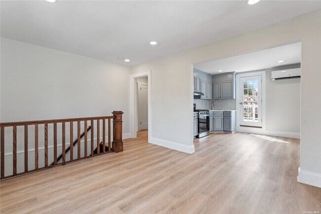 Foto del edificio - 64 Manor Rd