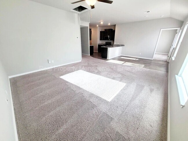 Foto del edificio - 1701 Crimson Lake Blvd