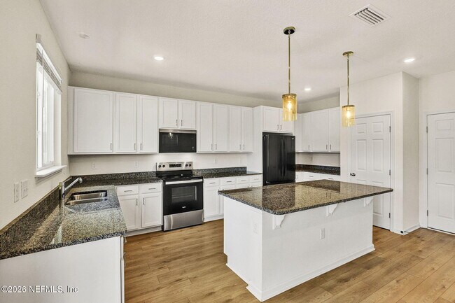 Foto del edificio - 11321 Panther Lake Ct
