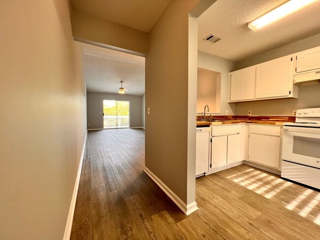 Building Photo - COMING LATE FEBRUARY 2026! (Small Pets Only)