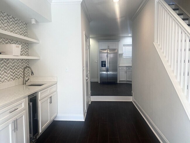 Building Photo - FOR RENT - 2BR/2.5BA Townhome