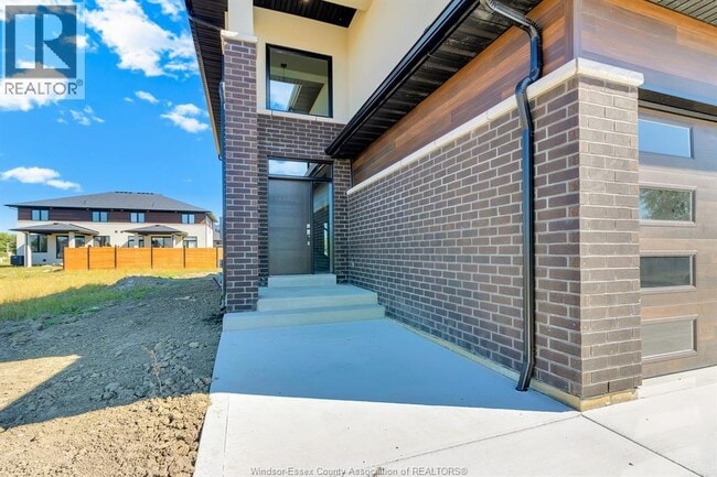 Building Photo - 560 FLETCHER