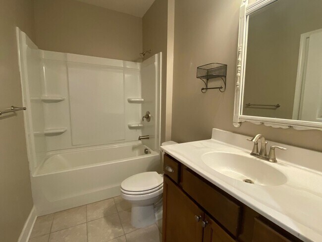 Foto del edificio - 1060 Crooked Creek Rd