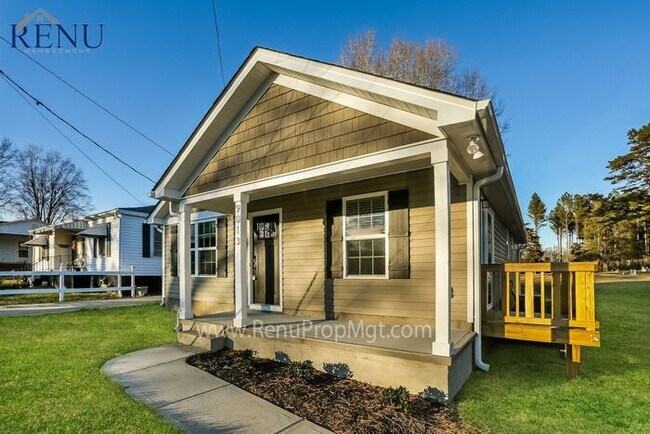 Building Photo - Available Now!! **$0 APPLICATION FEE