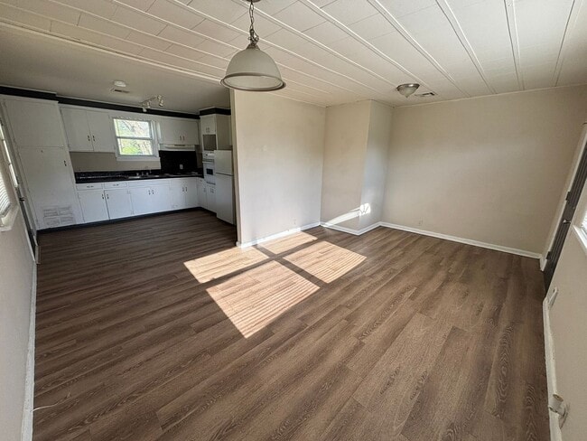 Building Photo - Adorable 2-bedroom 1-bathroom in Lincoln, AR!