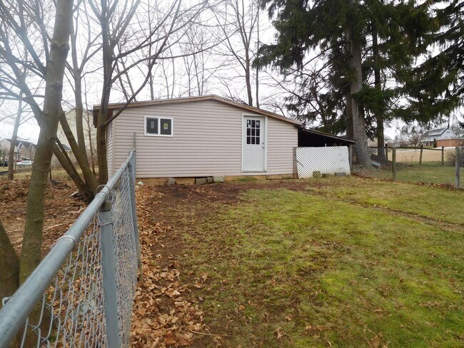 Building Photo - 4616 Buchanan Trail East