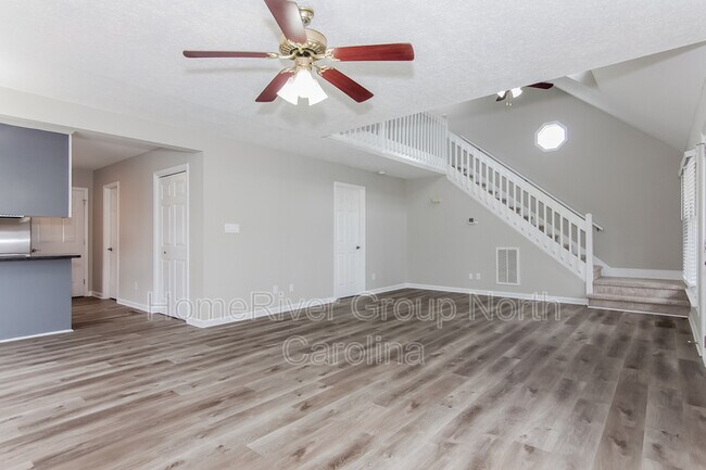 Building Photo - 4332 Hickory Hollow Rd