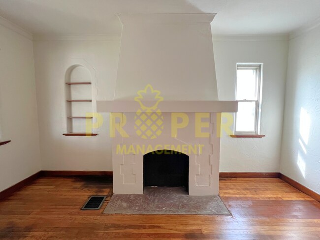 Building Photo - 2 bedrooms 1 bathroom house