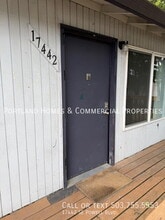 Building Photo - 17442 SE Powell Blvd
