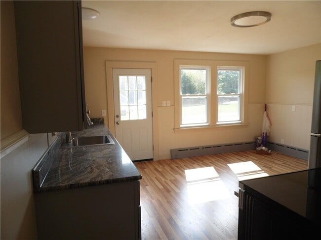 Building Photo - 182 Westerly Bradford Rd