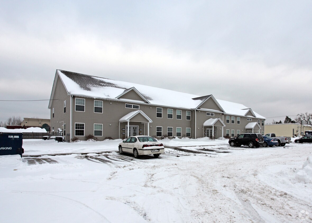 R & R Manor Apartments in Depew, NY