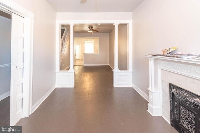 Building Photo - Spacious 3 Bedroom Townhome