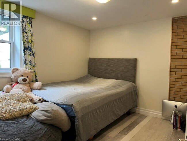 Building Photo - 235 Fearnwood St