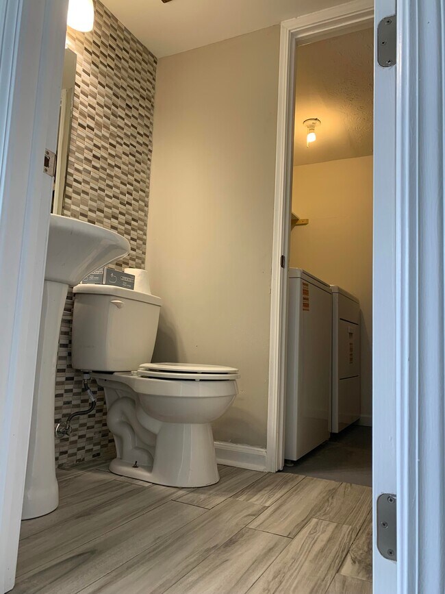 Foto del edificio - 7752 Montgomery Rd