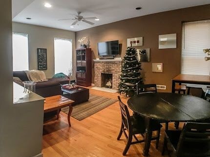 Foto del edificio - 2134 N Bissell St