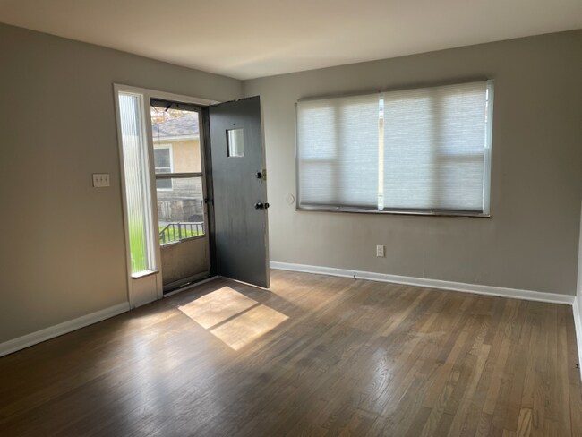 Building Photo - 4917 Fuller Dr