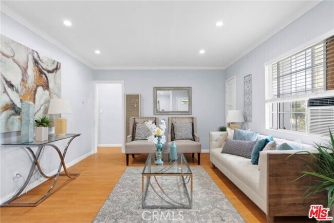 Foto del edificio - 16154 Gilmore St