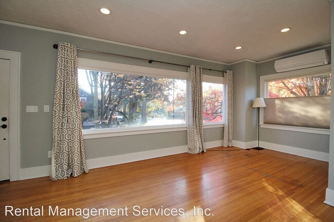 Building Photo - 2 br, 1 bath House - 3909 NE Flanders St