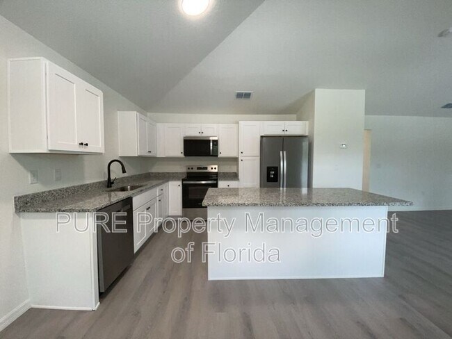 Building Photo - 6070 SW 137th Loop