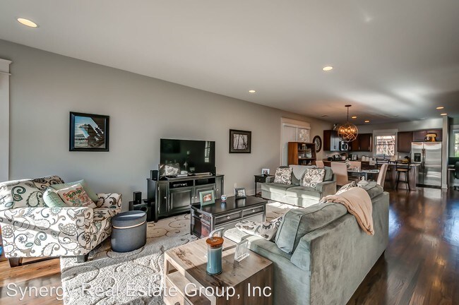 Building Photo - 3 br, 3.5 bath House - 713 Chesterfield Way