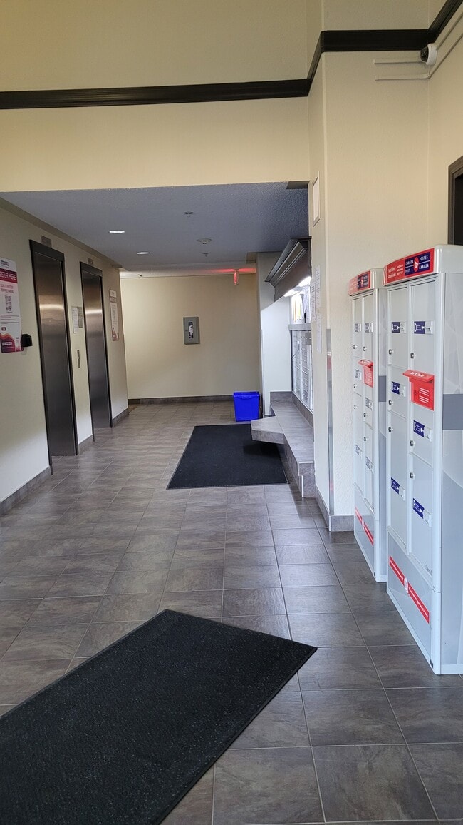 Building Photo - 7331 S Terwillegar Dr NW