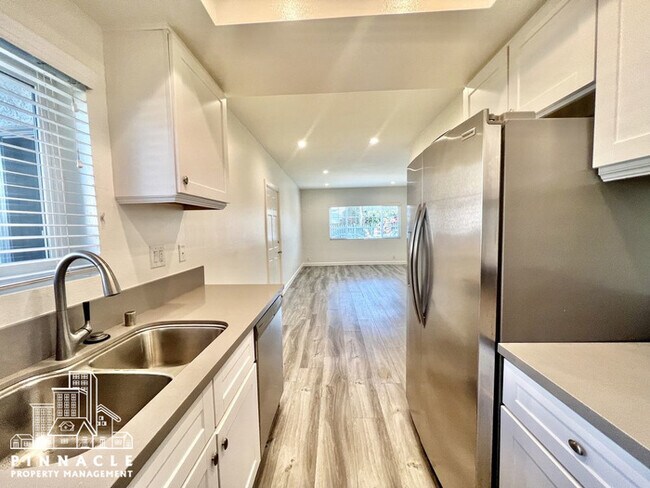 Foto del edificio - 2 Bedroom Apartment in Torrance For Rent