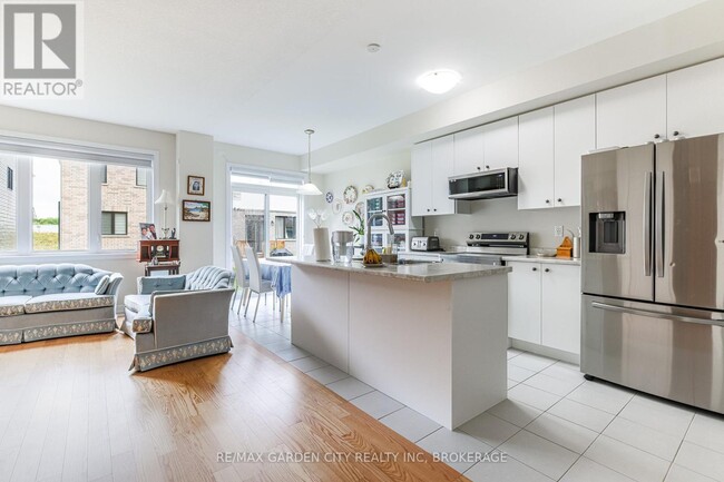 Building Photo - 73 Keelson St