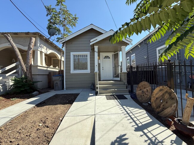 Beautiful 2 Bedroom House With Private Bac... - Beautiful 2 Bedroom House With Private Bac...