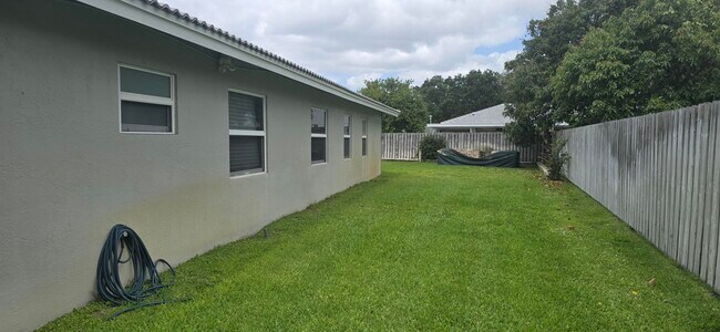 Foto del edificio - 288 NW 89th Ave