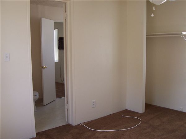 Building Photo - 206 S Johnson Ave