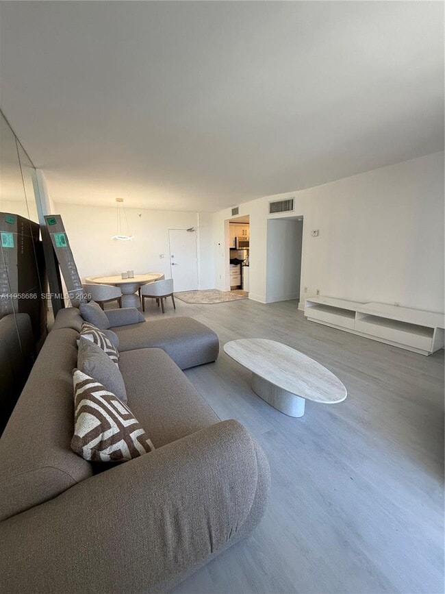 Building Photo - 10275 Collins Ave