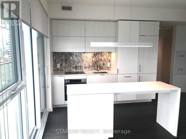 Building Photo - 15 Lower Jarvis St